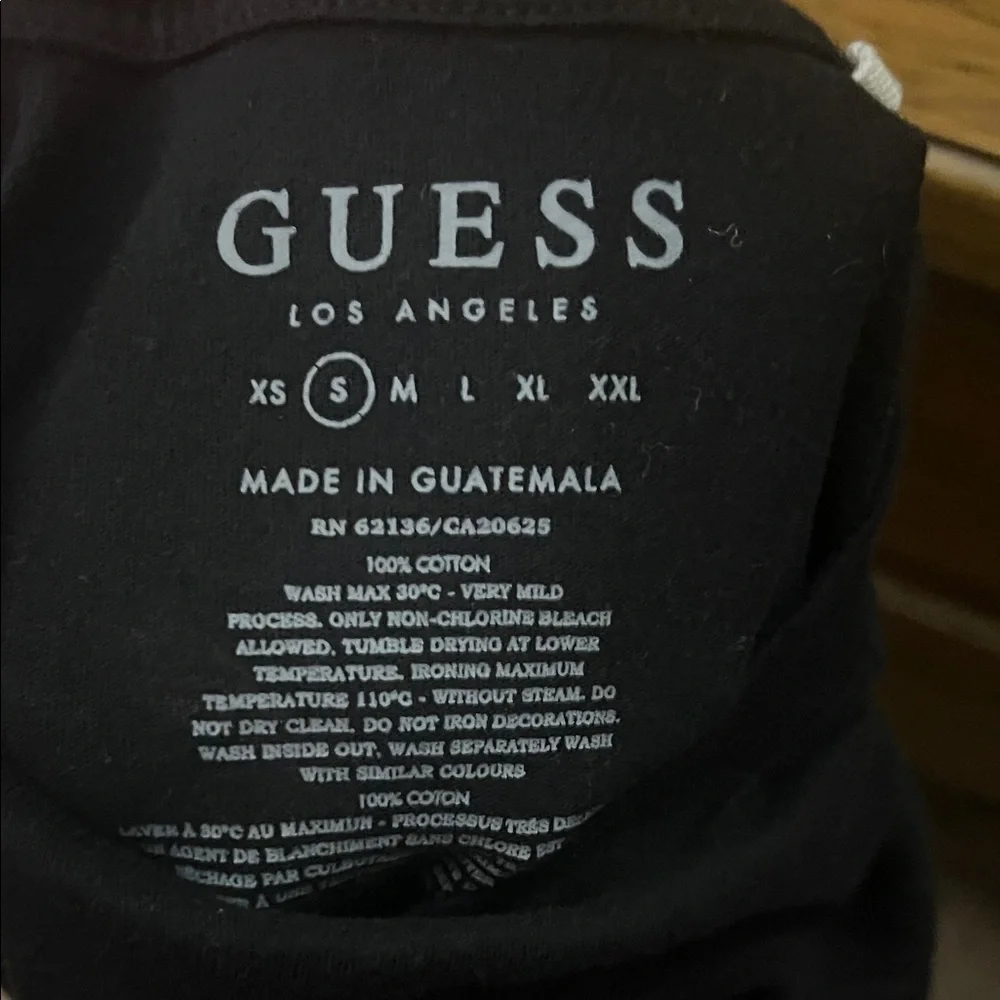 Guess Men's Charcoal Short Sleeve Tee - Picture 2 of 4
